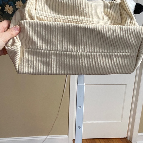 Cream Shoulder Bag with Bread Design - Picture 3 of 8